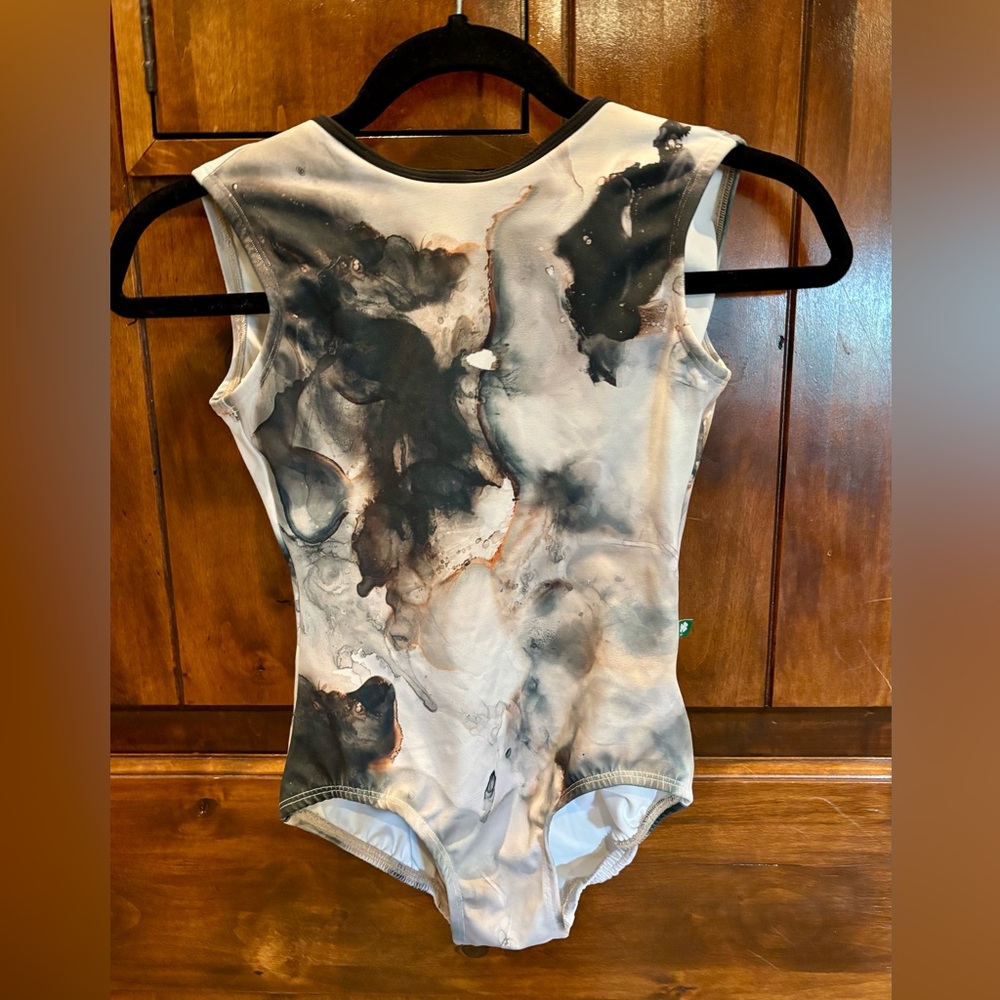 🩰 LuckyLeo brand ballet leotard, beautiful marble pattern